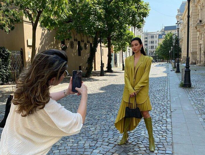 Chỉ 1 hành động cho thấy Thùy Tiên được chủ tịch Nawat cưng hơn trứng-6