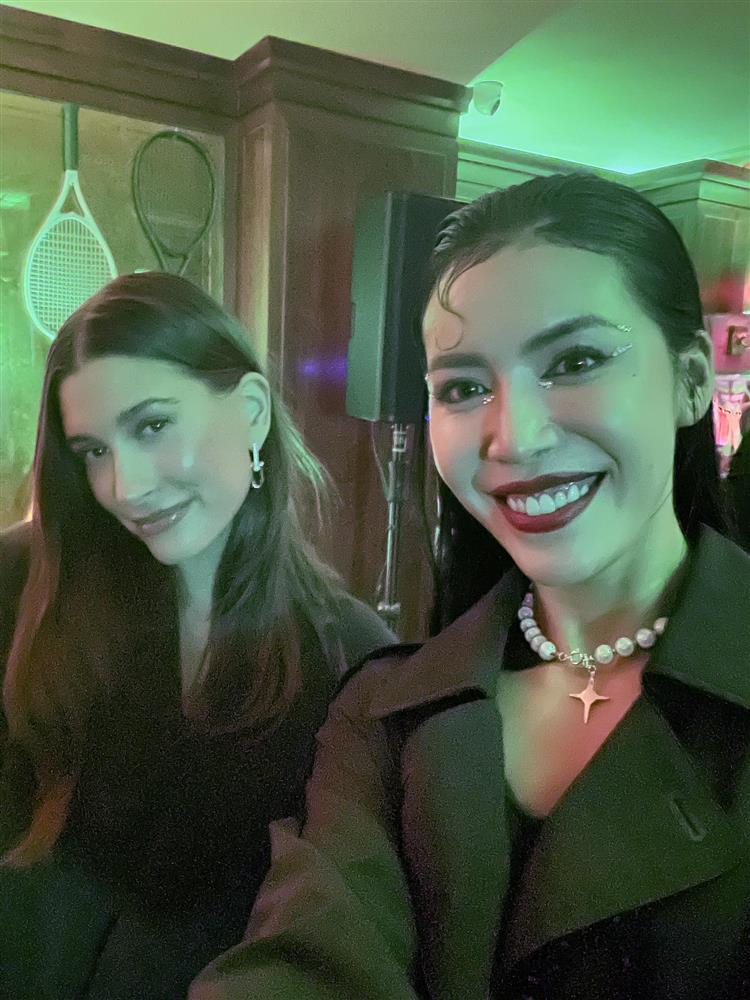 Minh Tú xuất hiện bên vợ Justin Bieber, đối phương đẹp đỉnh-2