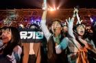 Nghịch lý Kpop: Nhóm nhạc nữ nổi tiếng phải có fangirl áp đảo fanboy