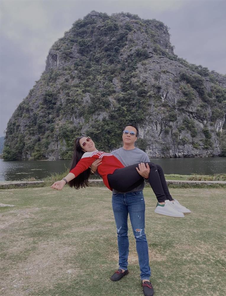 Vua cá Koi khó hiểu vì chiếc túi hiệu mua đựng trứng của vợ-6