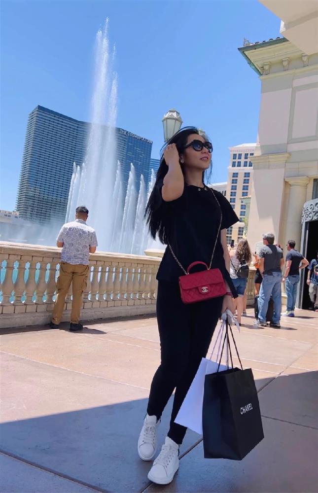 Vua cá Koi khó hiểu vì chiếc túi hiệu mua đựng trứng của vợ-7