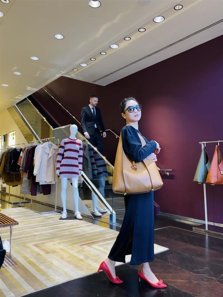 Vua cá Koi khó hiểu vì chiếc túi hiệu mua đựng trứng của vợ-8