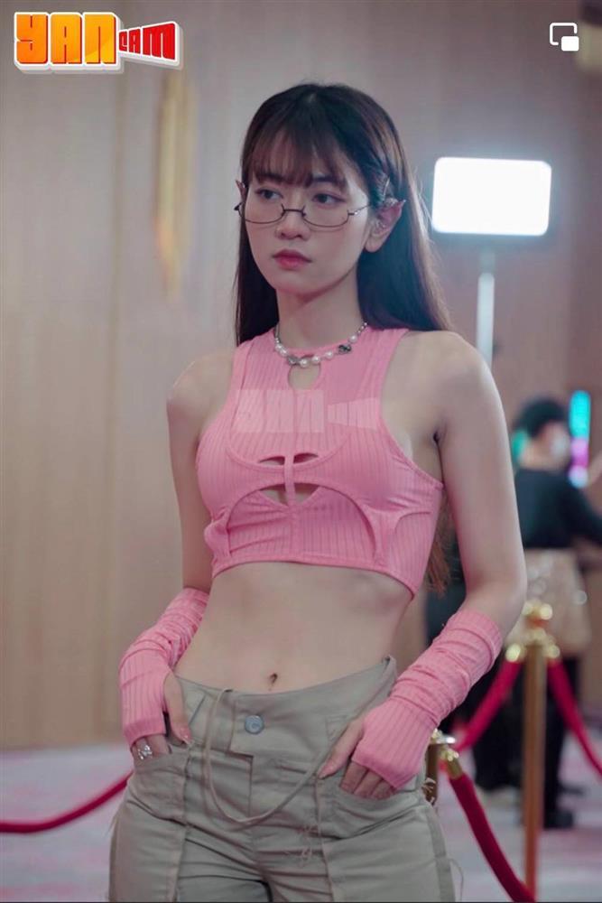 Lê Bống bị chụp lén, nhan sắc thật hiện rõ qua cam thường-4