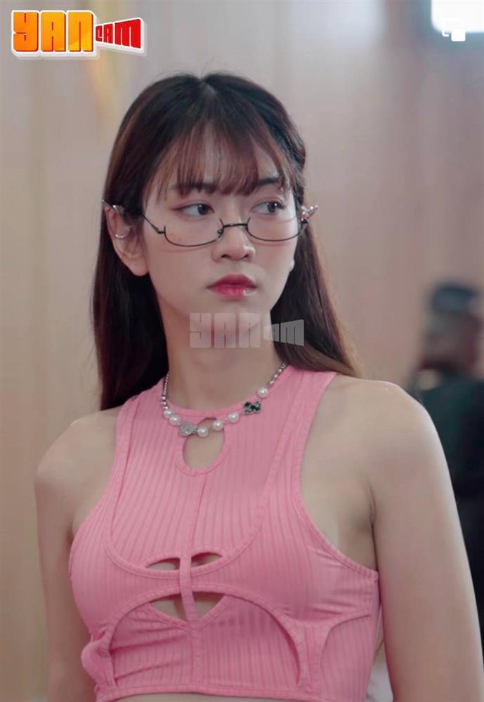 Lê Bống bị chụp lén, nhan sắc thật hiện rõ qua cam thường-3