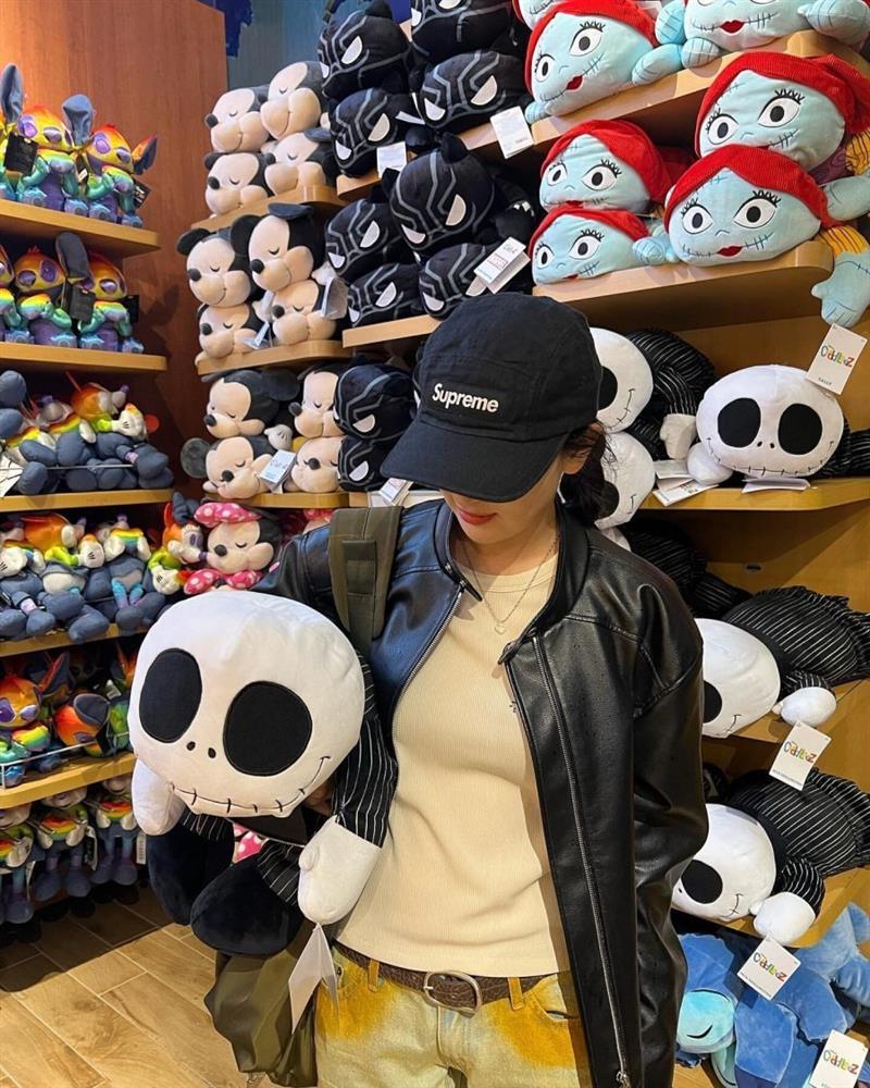 Mix áo khoác da mùa lạnh tôn dáng như Rosé, Jisoo-3