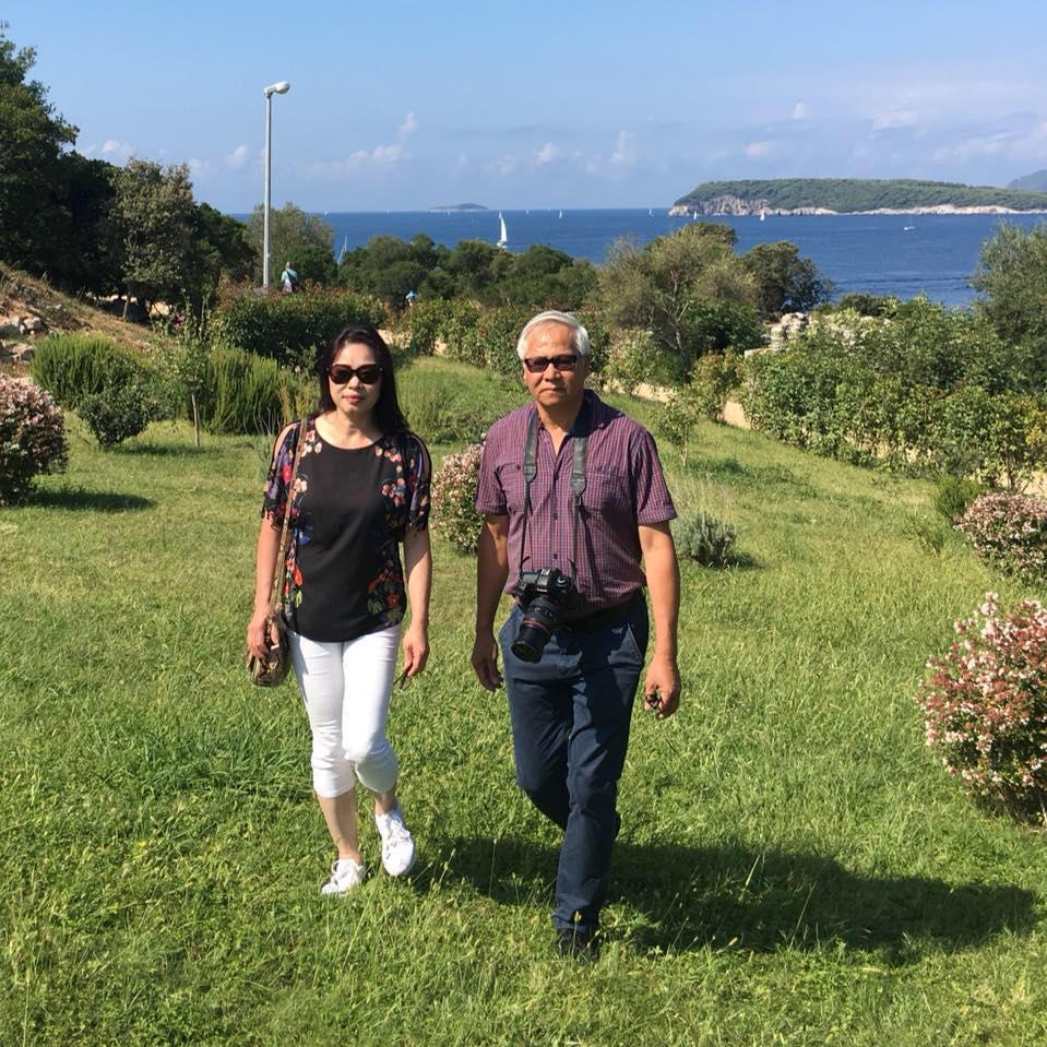 Mẹ vợ Shark Hưng lần đầu lộ diện bên cặp cháu song sinh-9