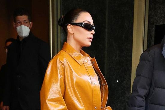 Kanye West 'thà đi tù còn hơn mặc jumpsuit của Kim'