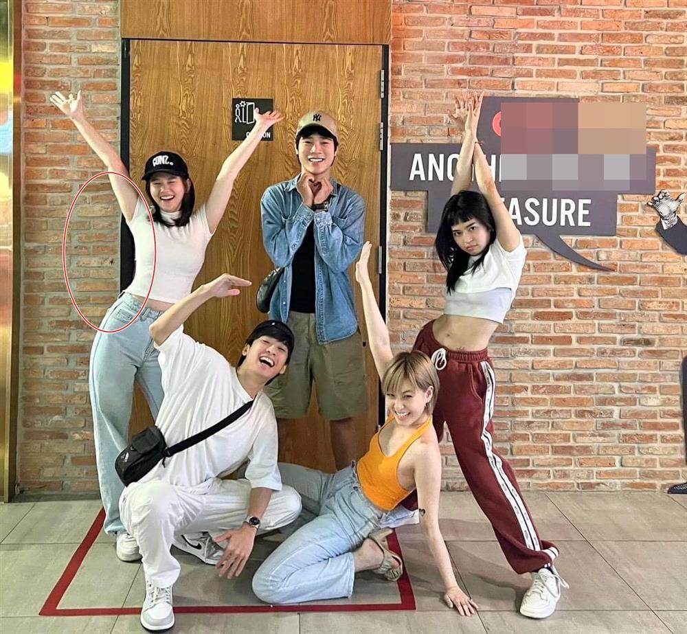 Trúc Anh Mắt Biếc bị soi photoshop độ dáng sau khi tăng 8kg-2