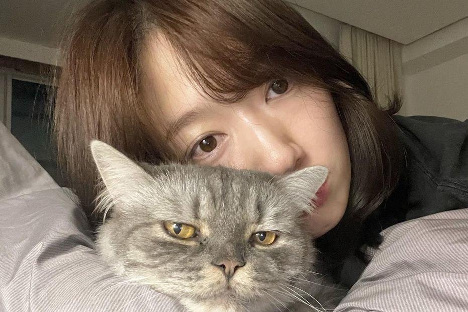 Zoom cận nhan sắc mẹ bỉm sữa Park Shin Hye-6