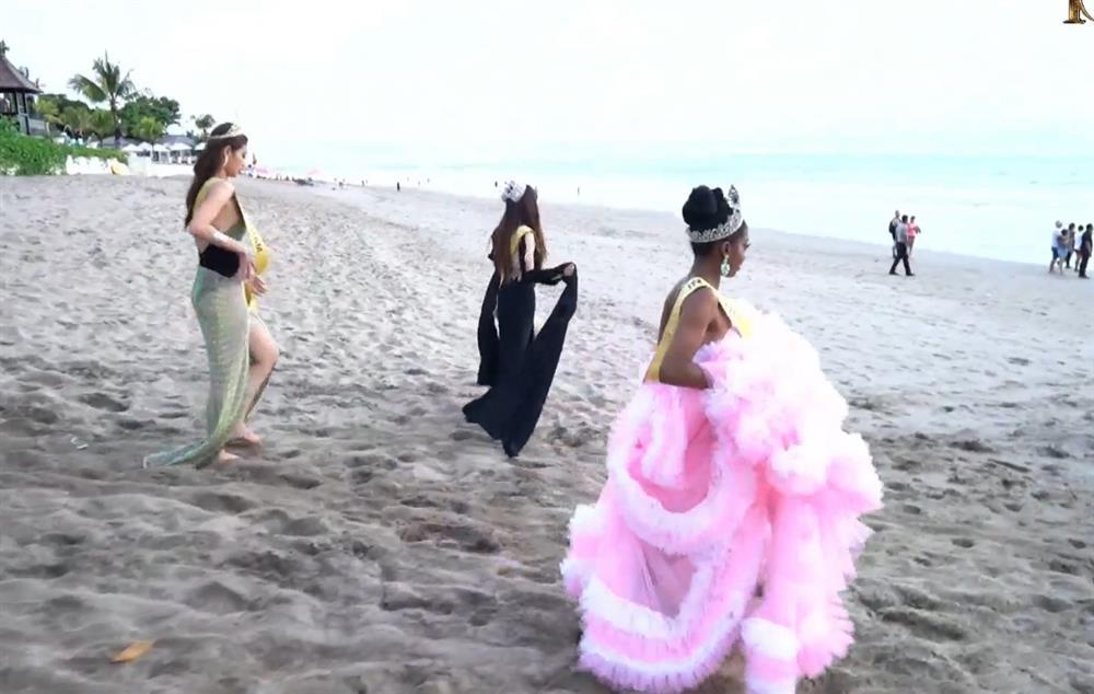 Nhìn Thiên Ân lưới đánh cá, dân mạng lại thương miss quấn chăn-1