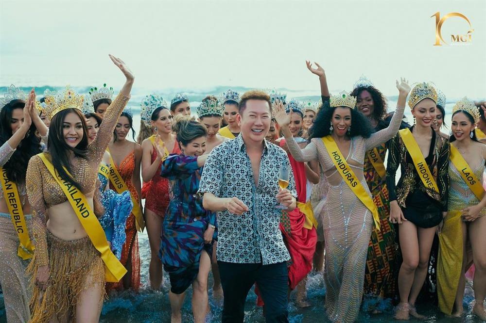 Nhìn Thiên Ân lưới đánh cá, dân mạng lại thương miss quấn chăn-14