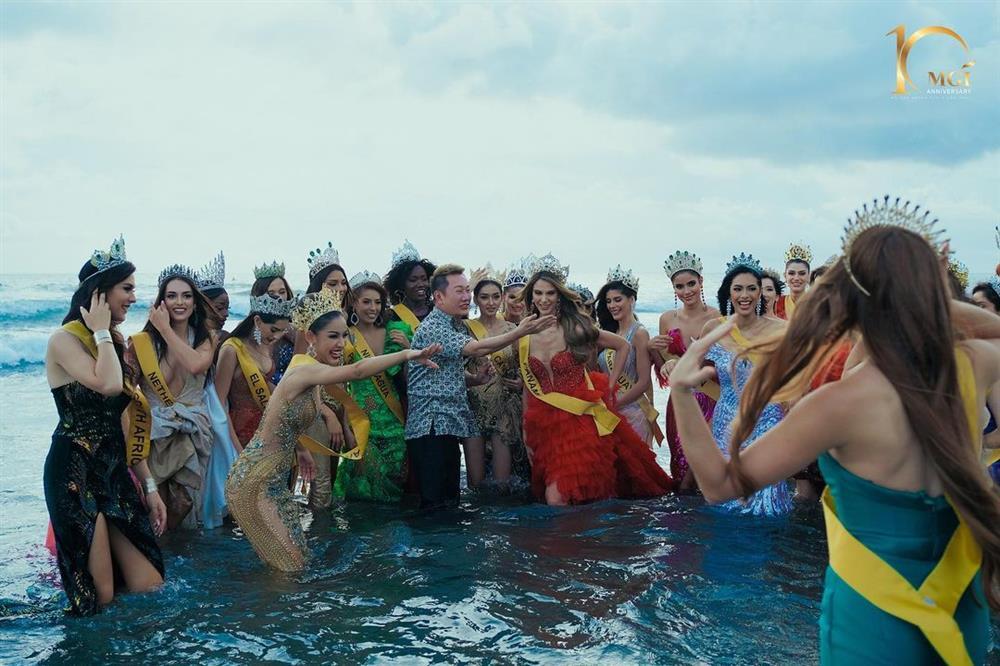 Nhìn Thiên Ân lưới đánh cá, dân mạng lại thương miss quấn chăn-15