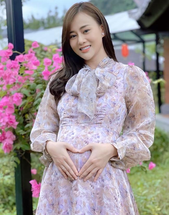 Phương Oanh, Lan Ngọc... chưa kết hôn đã lộ ảnh bầu vượt mặt-6