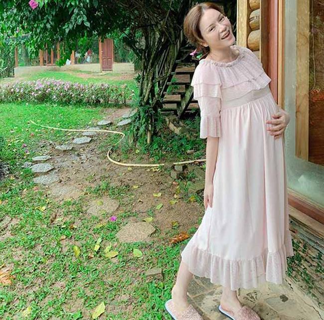 Phương Oanh, Lan Ngọc... chưa kết hôn đã lộ ảnh bầu vượt mặt-9