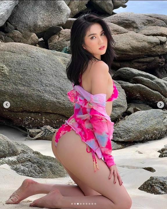 Ngọc Trinh khoe dáng nuột với bikini ở tuổi 33-3