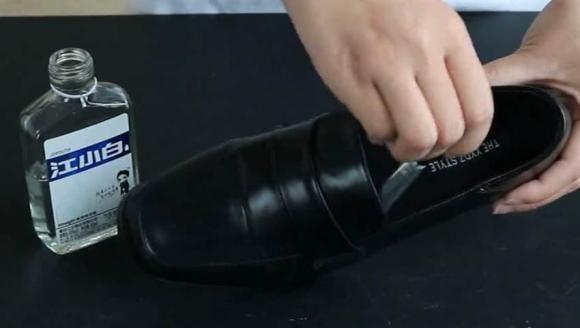 Mẹo giúp đôi giày chật trở nên thoải mái ngay lập tức!-3