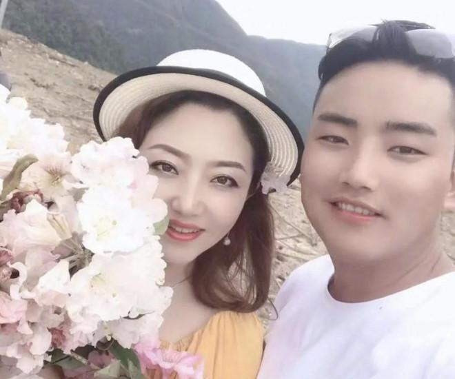 Chàng trai 36 tuổi lấy vợ đáng tuổi mẹ-1