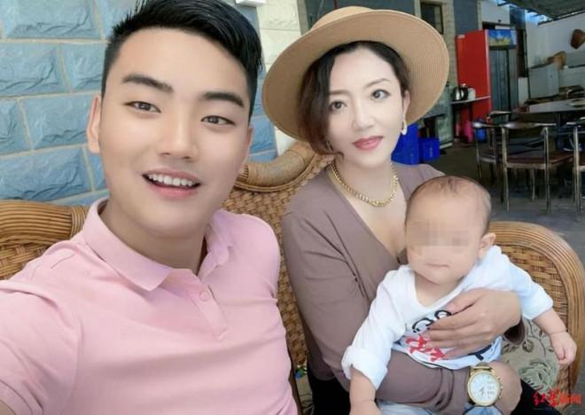 Chàng trai 36 tuổi lấy vợ đáng tuổi mẹ-2