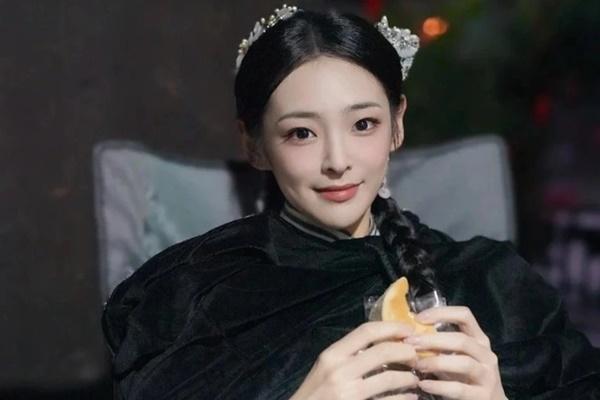 Bom sexy tiết lộ hậu trường đóng phim: Không mặc nội y, quay cảnh nguy hiểm đến suýt chết-6