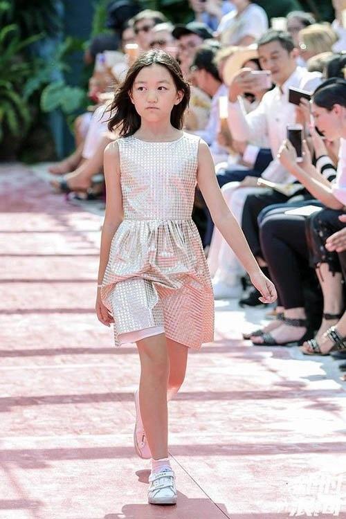 Lý Á Bằng làm cách nào giúp con gái khiếm khuyết tự tin tỏa sáng?-4