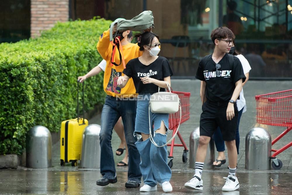 Diệu Nhi - Anh Tú khởi hành đến nơi tổ chức đám cưới-2