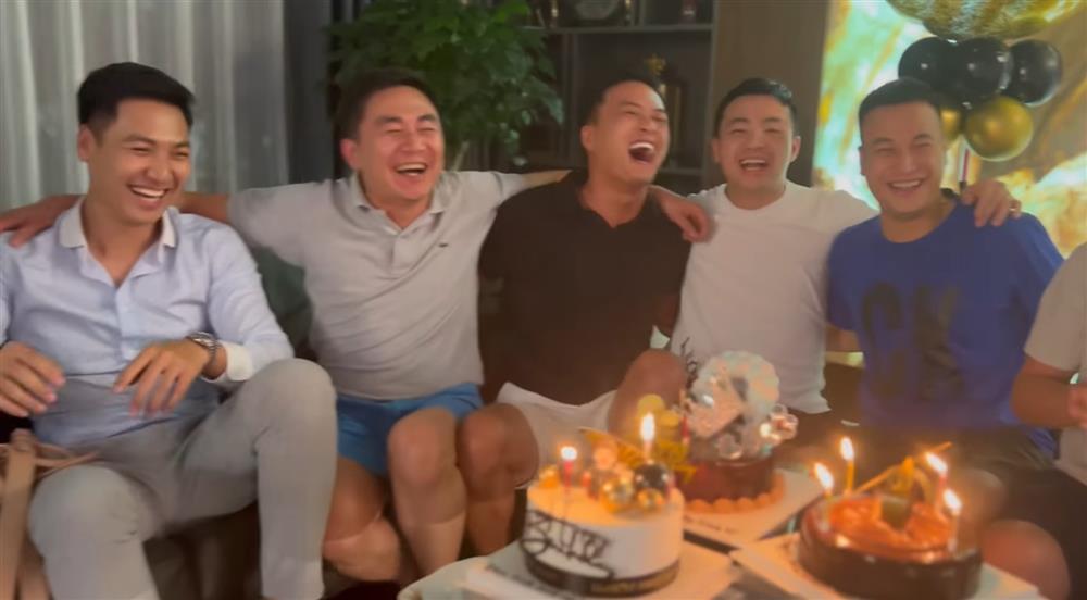 Hồng Đăng sinh nhật linh đình, ná thở chiếc bánh chị Đăng xinh-5