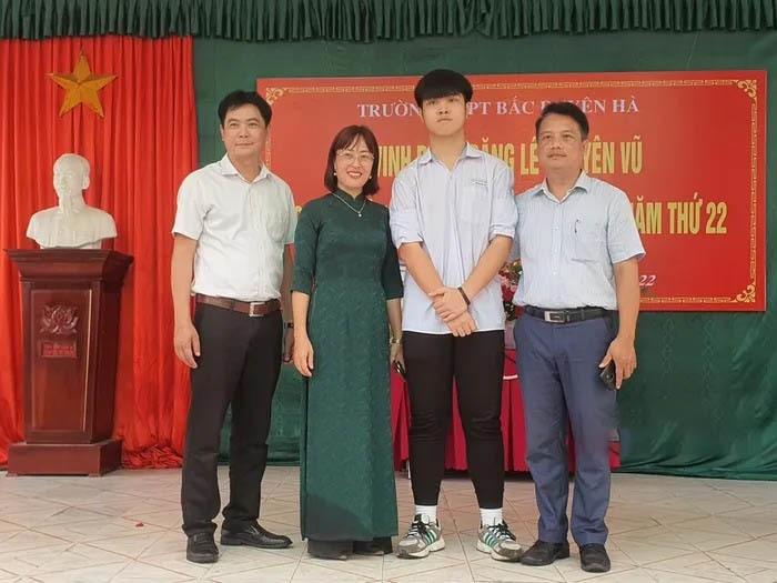 Quán quân Olympia năm 22 chia sẻ gắt về chuyện du học-4