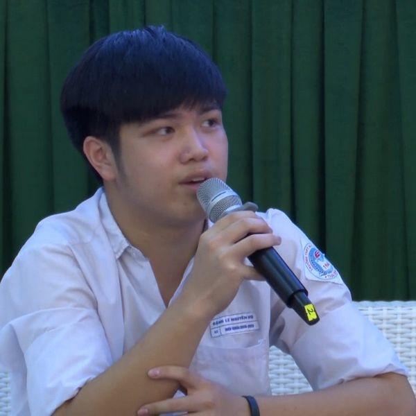 Quán quân Olympia năm 22 chia sẻ gắt về chuyện du học-5