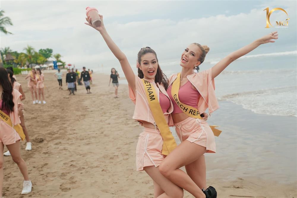 Thiên Ân catwalk ấn tượng, sẽ đi sâu tại Miss Grand 2022?-6