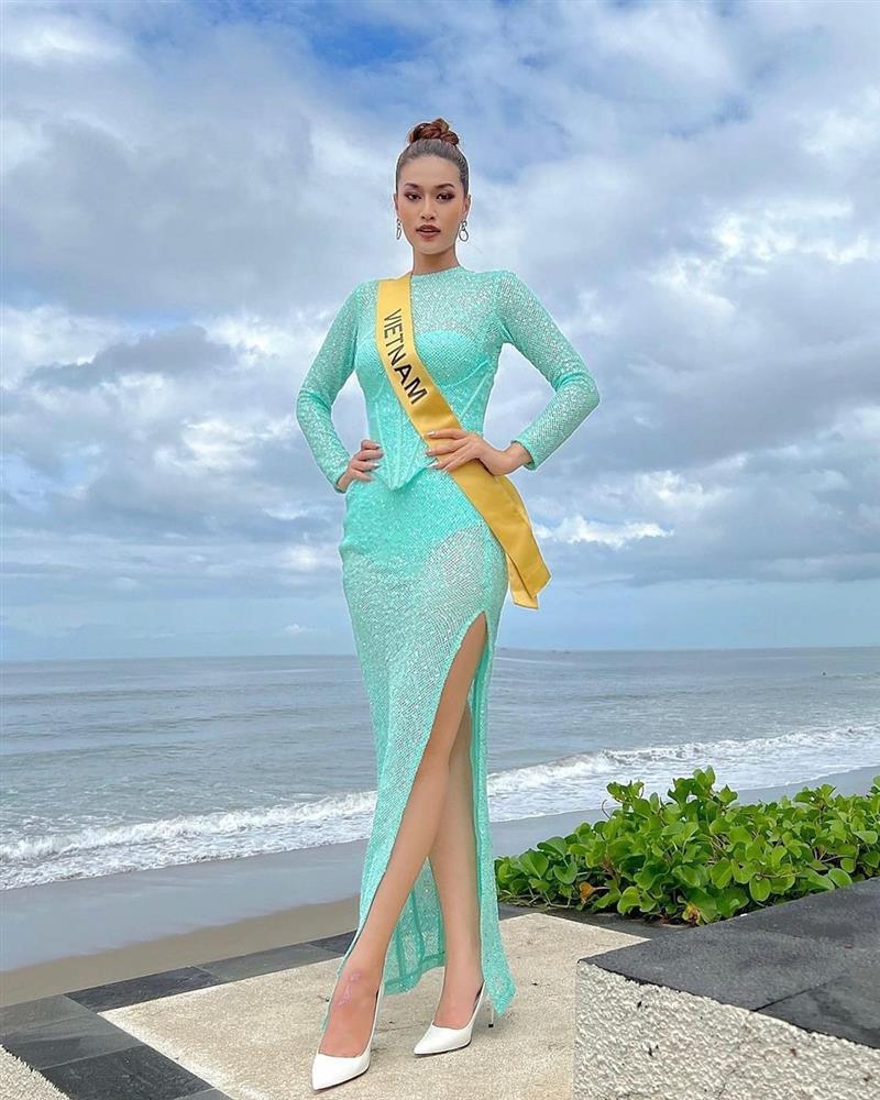 Hành động lấy điểm 10 của Thiên Ân trước Chủ tịch Miss Grand-8