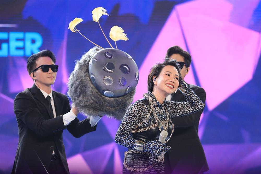 Báo Mắt Biếc Ca Sĩ Mặt Nạ lộ diện: Uyên Linh gây tiếc nuối-3