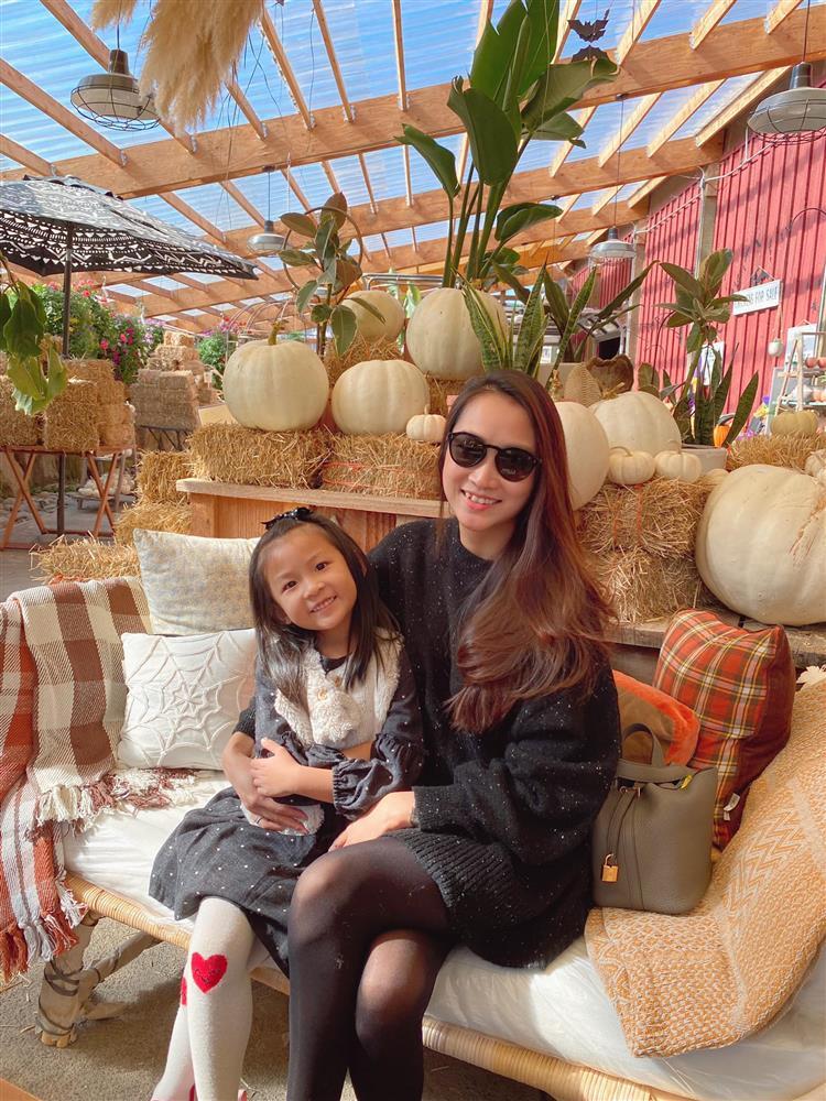 Tin showbiz Việt ngày 9/10: Trizzie Phương Trinh hội ngộ mẹ chồng cũ-9