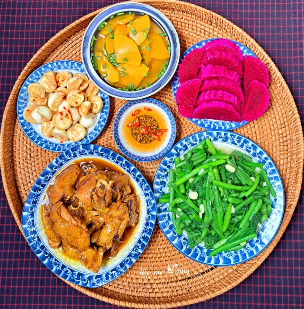 Trình làng loạt mâm cơm đầy ắp 4 người ăn, chả bao giờ lo trùng món-7