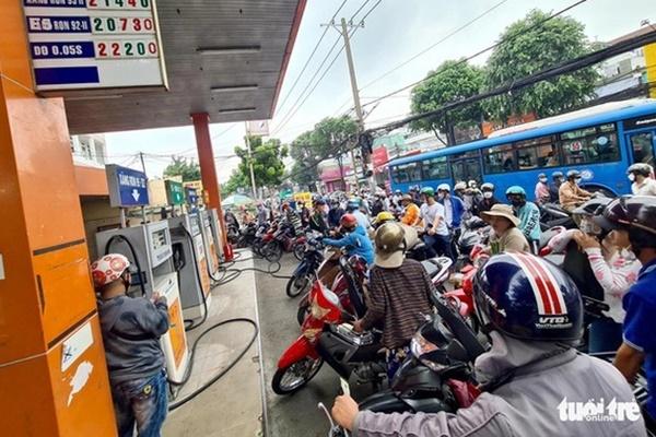 Hàng loạt cây xăng ở cửa ngõ TP.HCM hết xăng-15