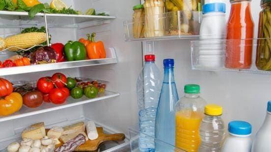 Tủ lạnh có mùi khó chịu, mách bạn 5 mẹo khử mùi hôi-2