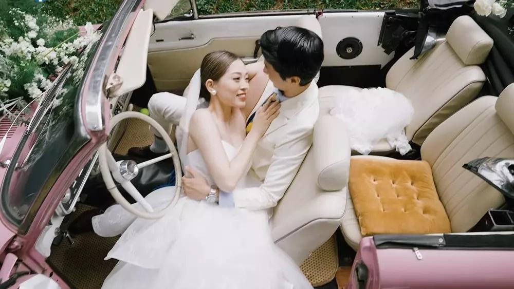 Hé lộ thiệp cưới cá tính, ý nghĩa của Bình An - Phương Nga-9