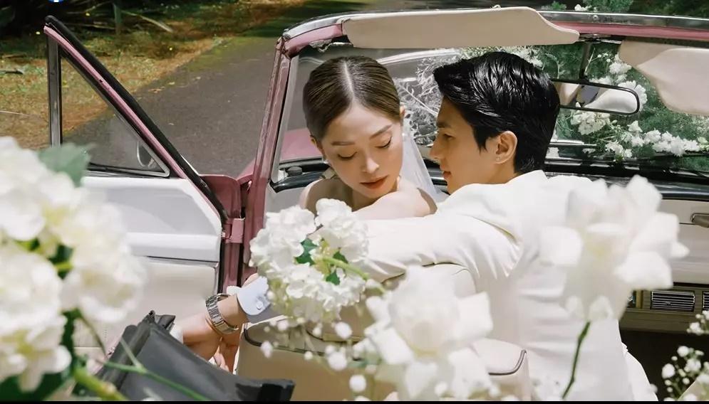 Hé lộ thiệp cưới cá tính, ý nghĩa của Bình An - Phương Nga-7