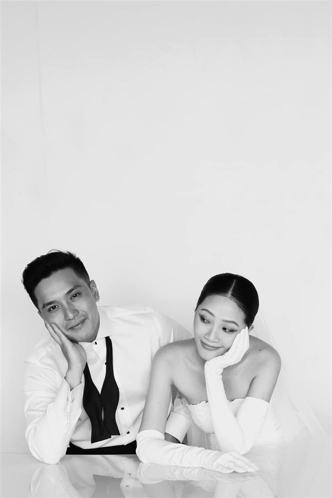 Liêu Hà Trinh đã tìm được bạn thất lạc hơn 10 năm để mời cưới-6