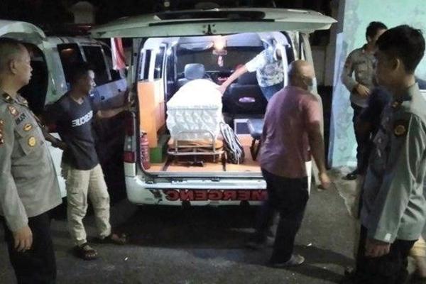 Mượn giường chủ nhà để yêu bạn trai, nữ giúp việc gặp cái kết đắng-2