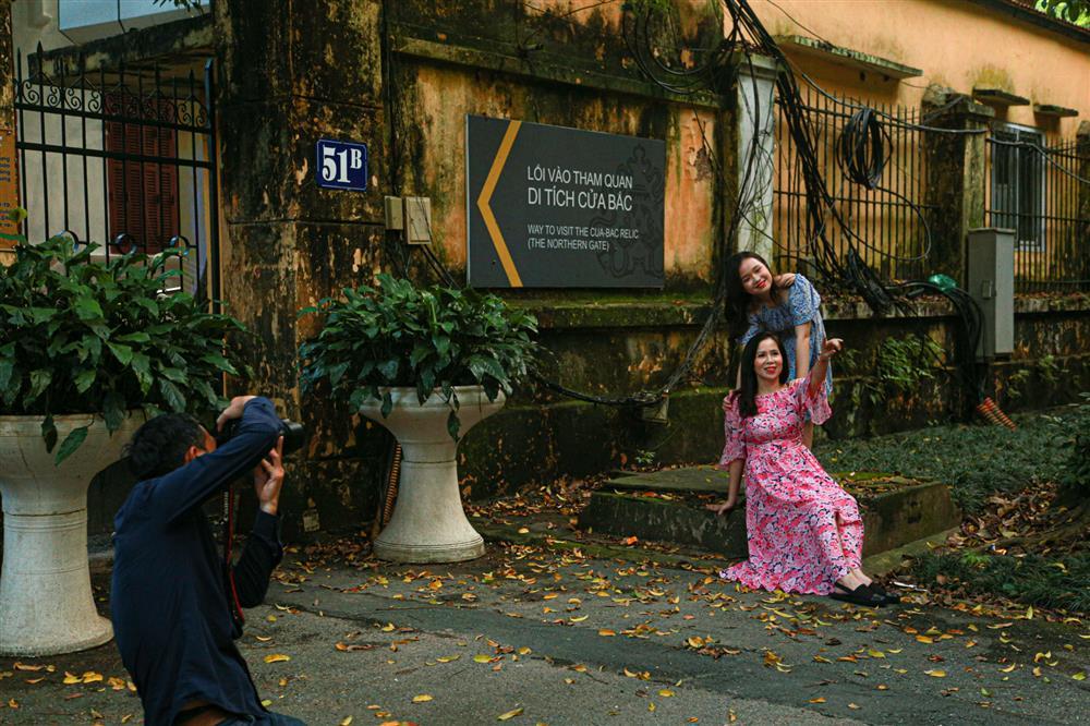 Chị em nô nức lên đồ check-in con đường lãng mạn nhất Hà Nội-3
