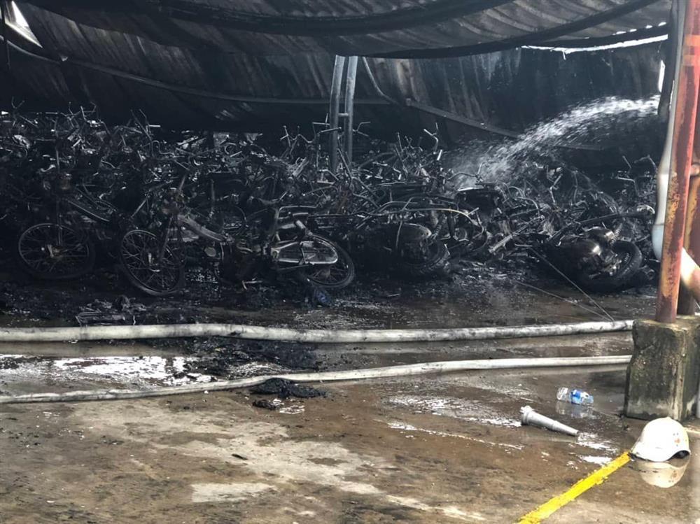 NÓNG: Cháy xưởng may ở Nam Định, hơn 250 xe máy bị thiêu rụi-3