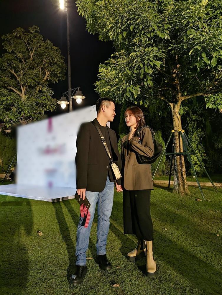 Nhan sắc vợ kém tuổi của MC mát tay nhất Olympia-6