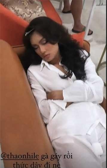 Bảo Ngọc, Thiên Ân liên tục lộ cảnh ngủ gật vẫn xinh bất chấp-8
