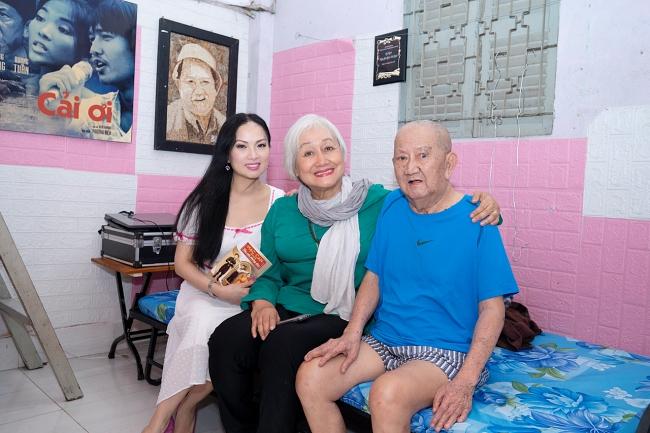 Ca sĩ Hà Phương tặng nghệ sĩ Mạc Can 50 triệu-3