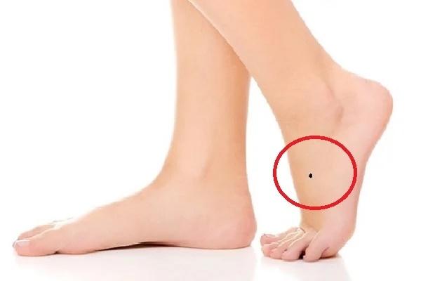 3 nốt ruồi ở lòng bàn chân tượng trưng cho Tài - Lộc - Danh-3