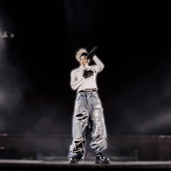 Bóc giá set đồ của Sơn Tùng trong lần tái xuất mới-4