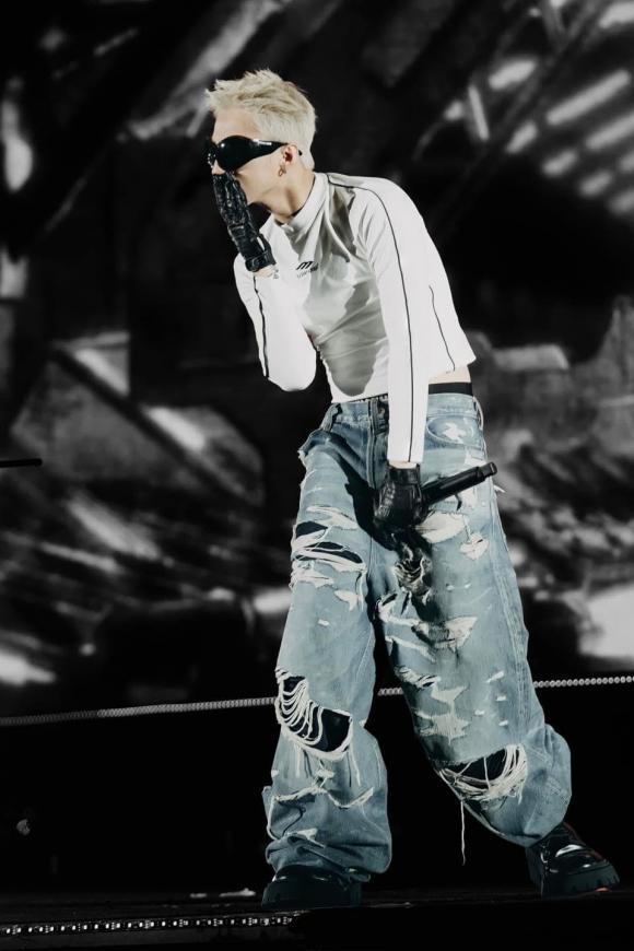 Bóc giá set đồ của Sơn Tùng trong lần tái xuất mới-5