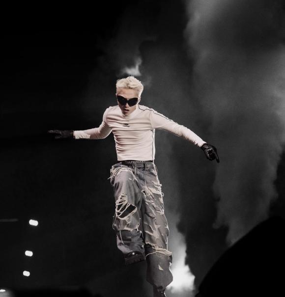 Bóc giá set đồ của Sơn Tùng trong lần tái xuất mới-6