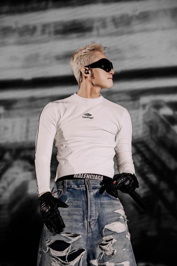 Bóc giá set đồ của Sơn Tùng trong lần tái xuất mới-7