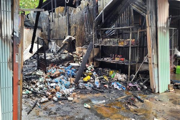 Nam sinh nhập viện cấp cứu vì uống 21 viên thuốc tránh thai-2